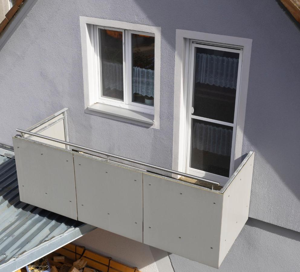 / Christ Appartement *