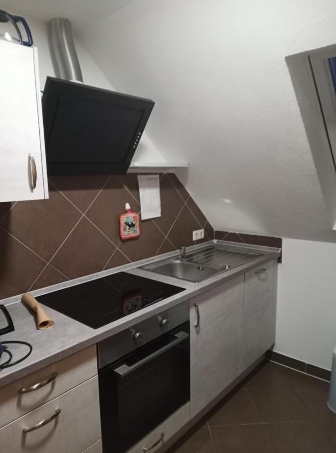 / Christ Appartement *